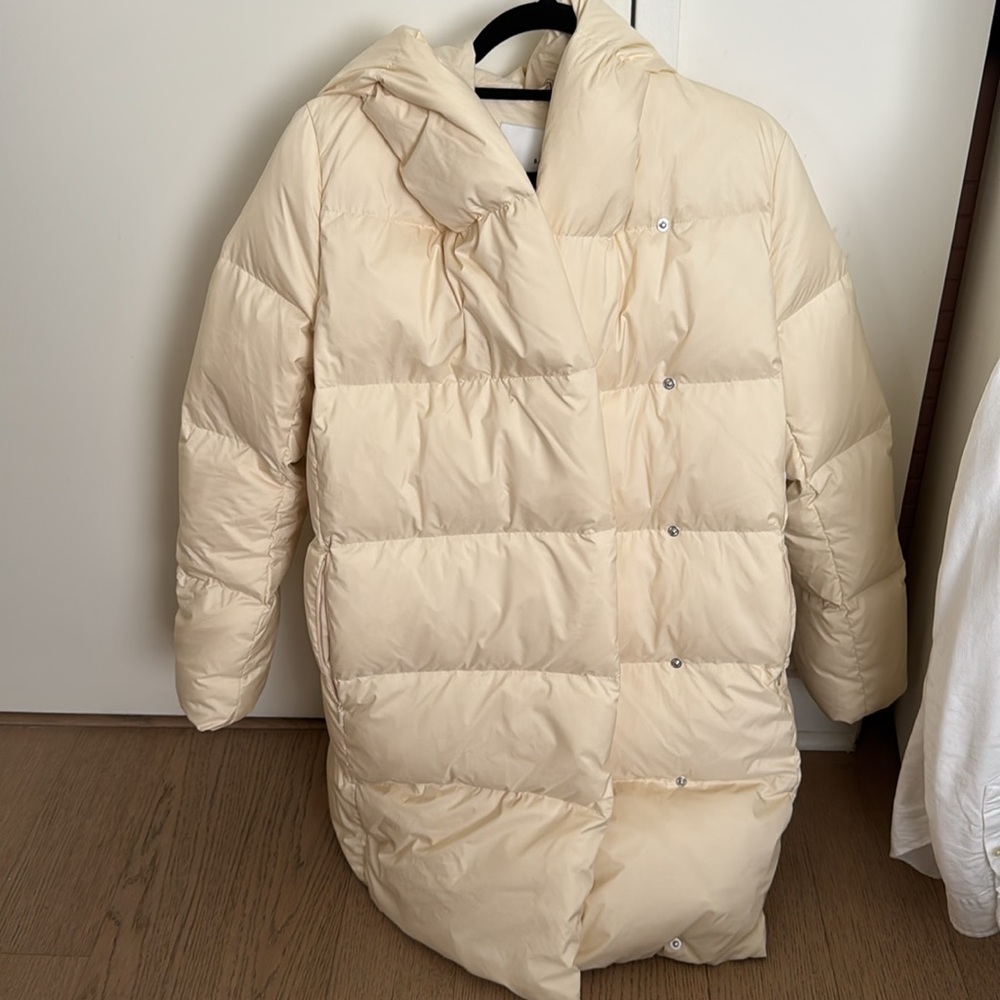 NWT Aritzia Barton Duvet Puffer Mid in Sand Dune